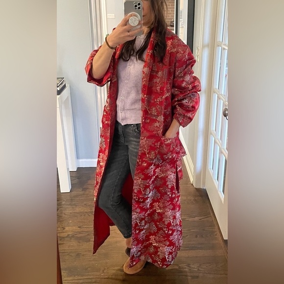 Red Satin Chinese Robe or Kimono - Picture 2 of 10